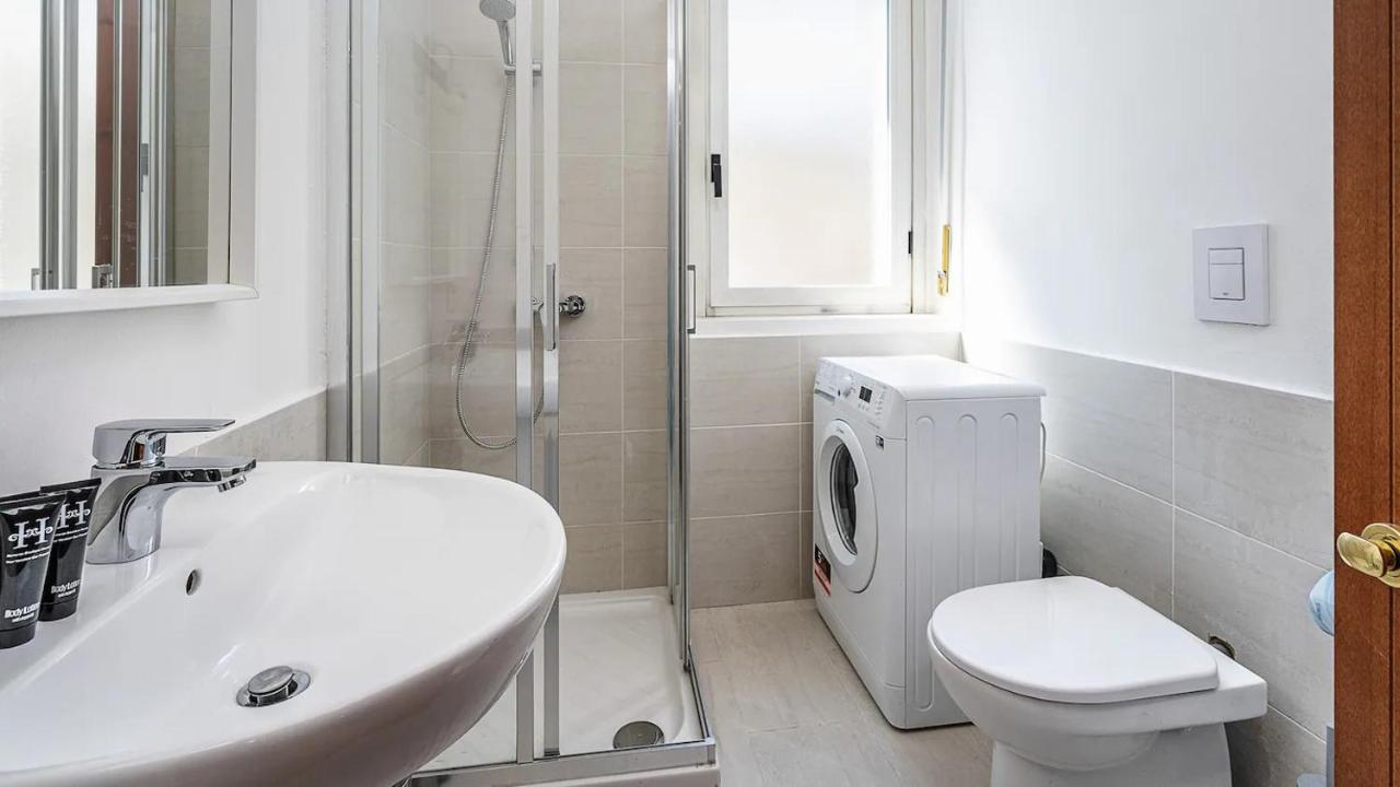 Blue City Paradise - Renovated Apt In Center Milan Apartamento Exterior foto
